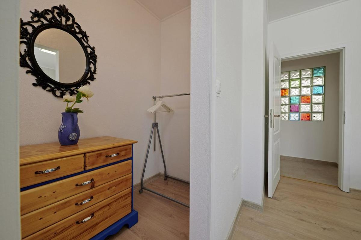 Smuketa In Trogir Haus Fuer 4 Personen Villa Luaran gambar